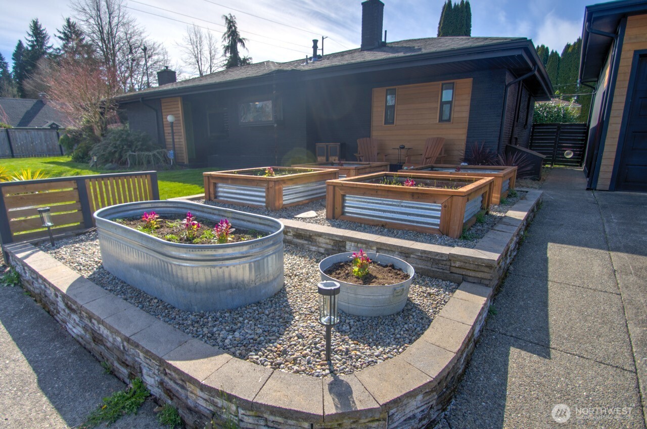 3405 Hawthorne Place SE