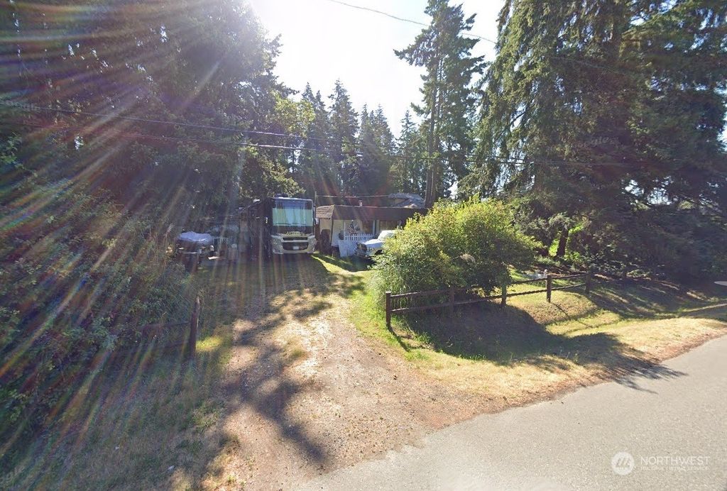 Photo of 31026 20th Avenue S, Federal Way, WA 98003 (MLS # 2201717)