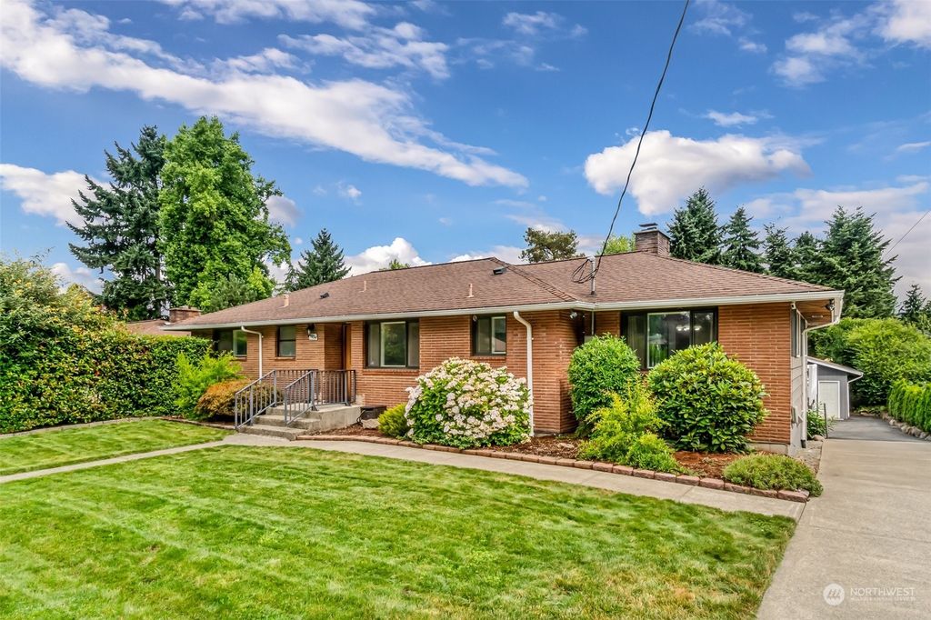 Photo of 14054 6th Avenue S, Burien, WA 98168 (MLS # 2148483)