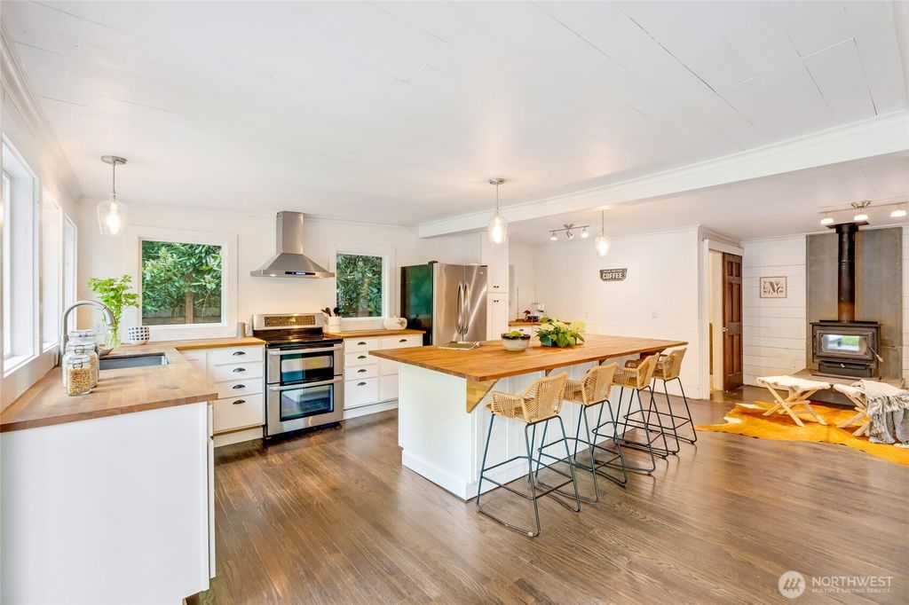 Photo of 33512 SE 126th Street, Issaquah, WA 98027 (MLS # 2448375)