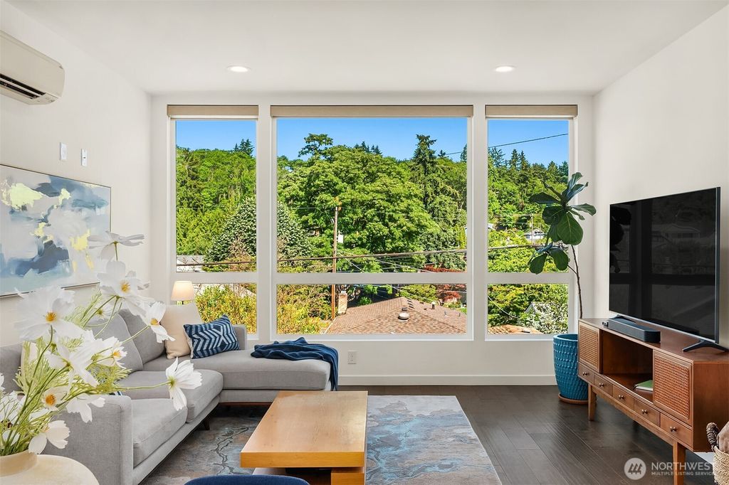Photo of 5562 15th Avenue S, Seattle, WA 98108 (MLS # 2533876)