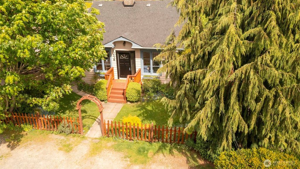 Photo of 10538 Evanston Avenue N, Seattle, WA 98133 (MLS # 2342828)