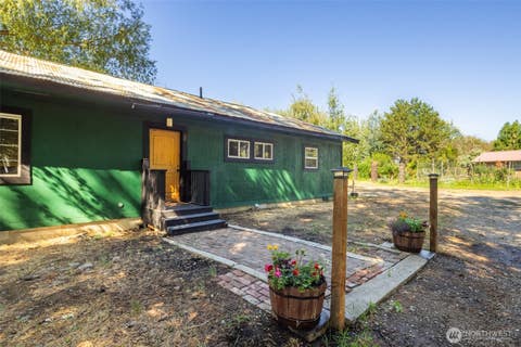 Photo of 133 Woodhouse Loop, Ellensburg, WA 98926 (MLS # 2557607)
