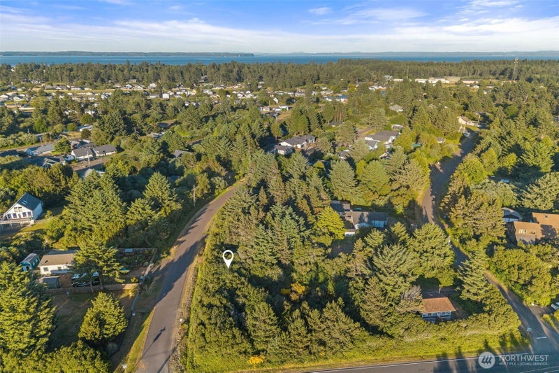 193 N Narwhal Loop NW