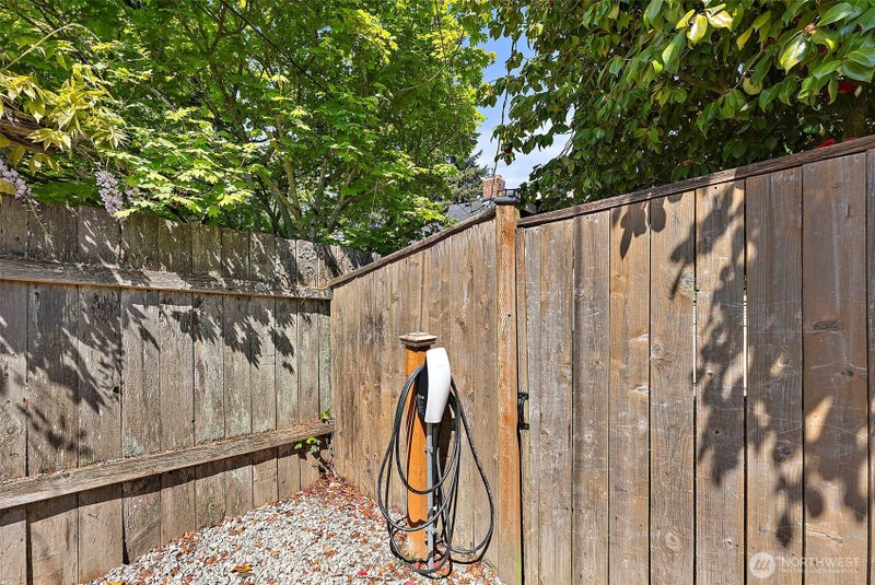 3944 N 30th Street