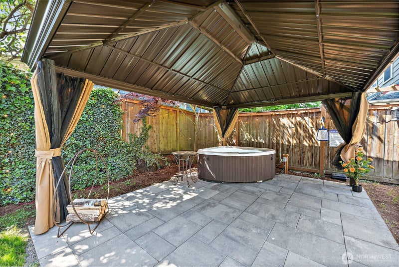 3944 N 30th Street