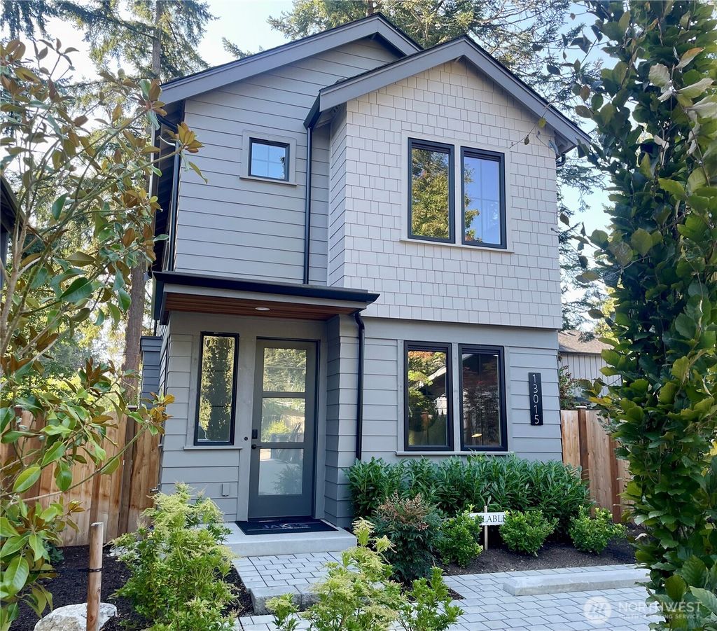 Photo of 13015 NE 113th Street, Kirkland, WA 98033 (MLS # 2434313)