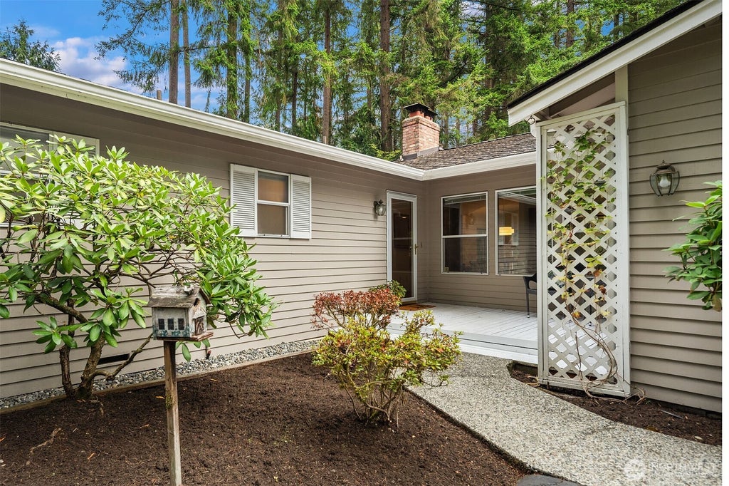Photo of 15955 Avondale Road NE, Woodinville, WA 98072 (MLS # 2561293)