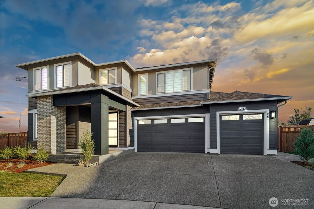 Photo of 12673 SE 287th Court, Auburn, WA 98092 (MLS # 2347371)