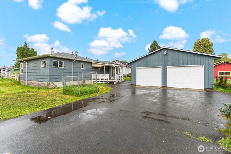334 ROAKE Avenue