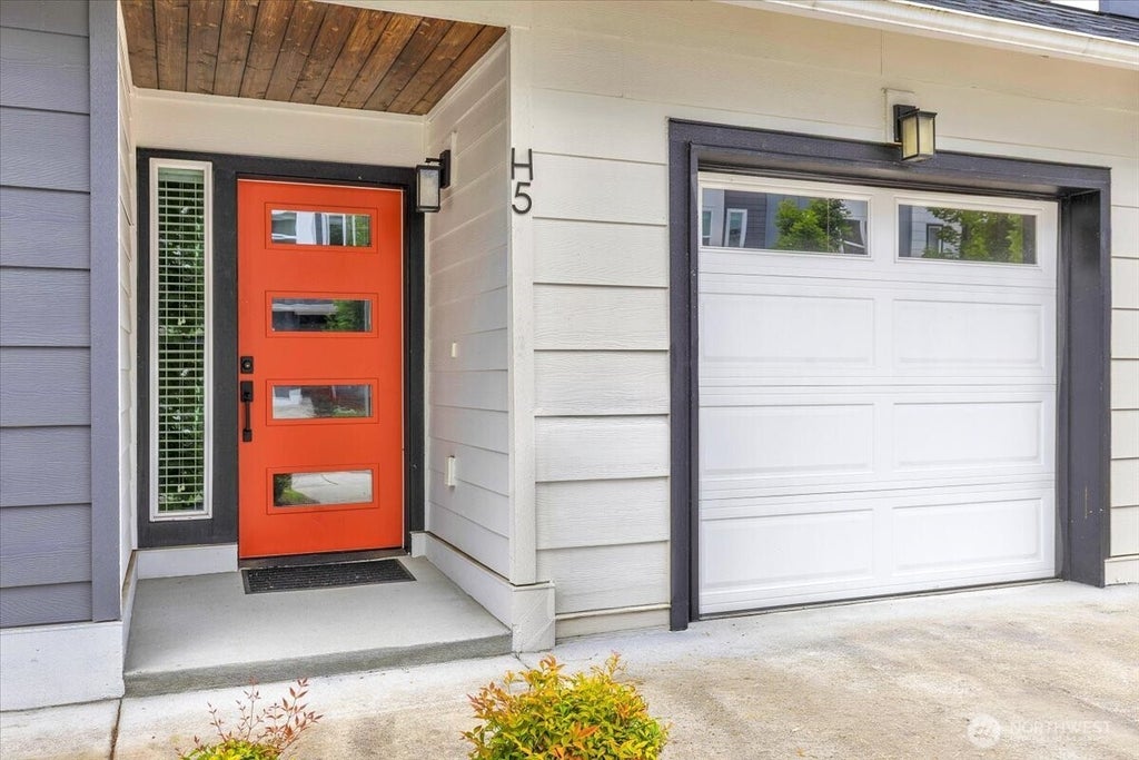 Photo of 13717 Admiralty Way #H5, Lynnwood, WA 98087 (MLS # 2535295)
