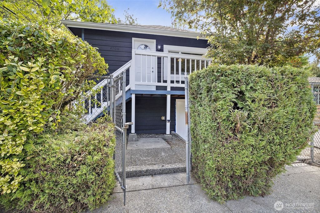 Photo of 4700 26th Avenue SW, Seattle, WA 98106 (MLS # 2415695)