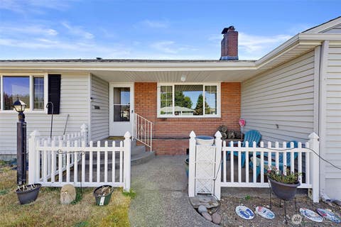 Photo of 1821 N Bennett Street, Tacoma, WA 98406 (MLS # 2551592)
