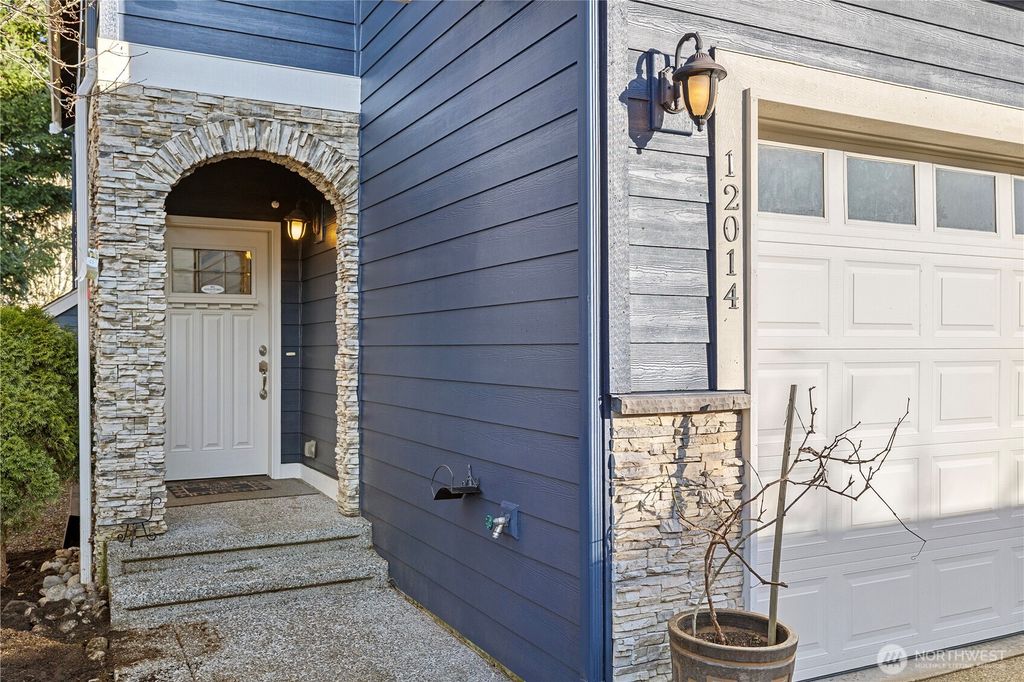 Photo of 12014 NE 162nd Place, Bothell, WA 98011 (MLS # 2470727)