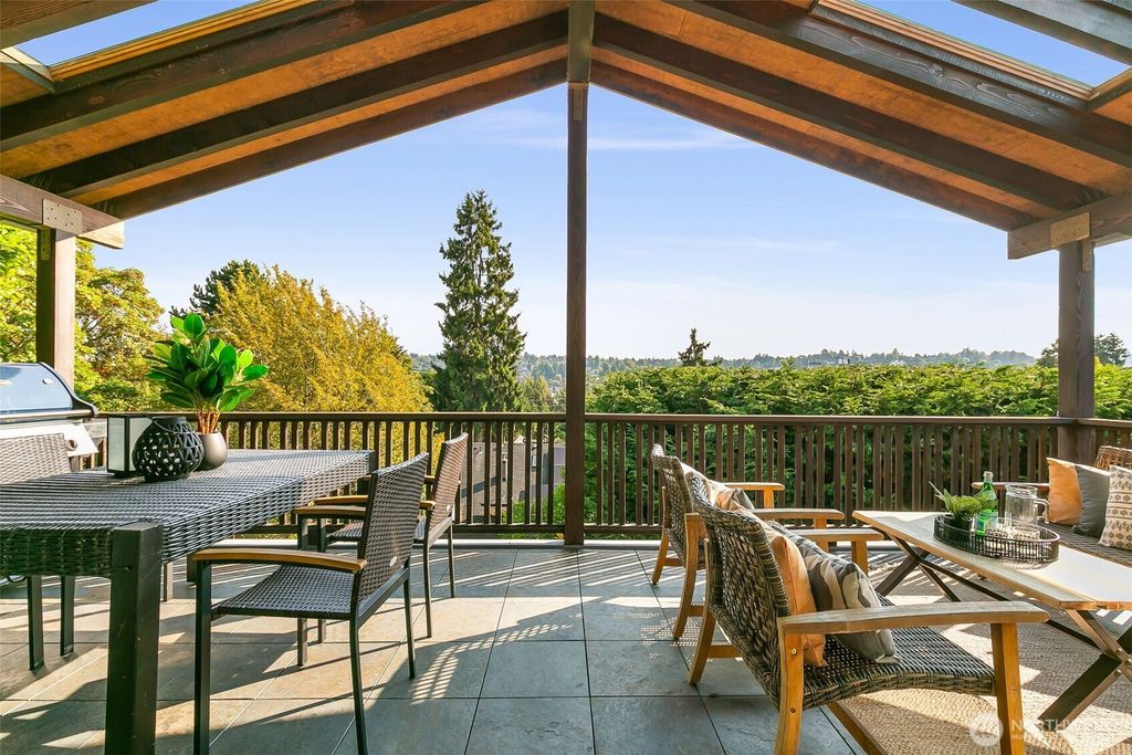 Photo of 117 N 40th Street, Seattle, WA 98103 (MLS # 2433839)