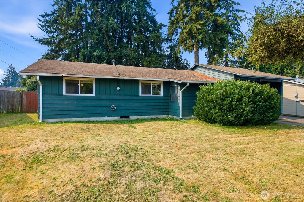 Photo of 608 24th Street SE, Auburn, WA 98002 (MLS # 2566033)