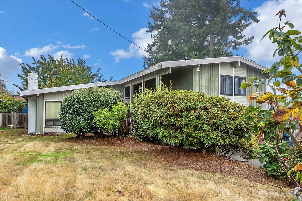 Photo of 23102 21st Avenue S, Des Moines, WA 98198 (MLS # 2593462)