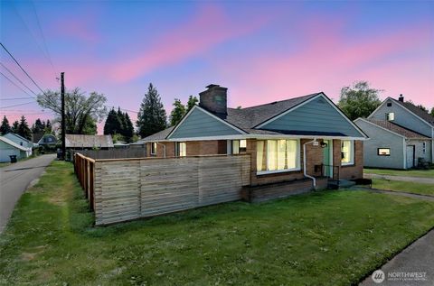 Photo of 1116 W 1st Street, Centralia, WA 98531 (MLS # 2527773)