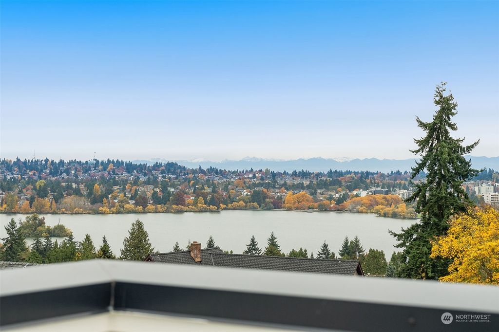 Photo of 516 B N 61st Street, Seattle, WA 98103 (MLS # 2177424)