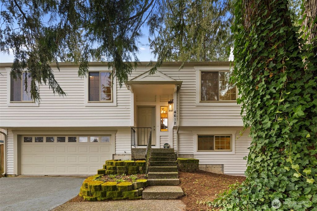 Photo of 4612 133rd Place NE, Marysville, WA 98271 (MLS # 2338229)