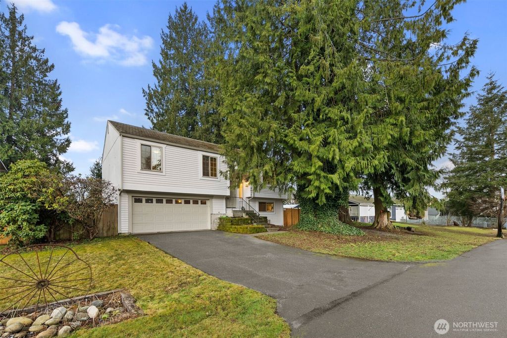 Photo of 4612 133rd Place NE, Marysville, WA 98271 (MLS # 2338229)