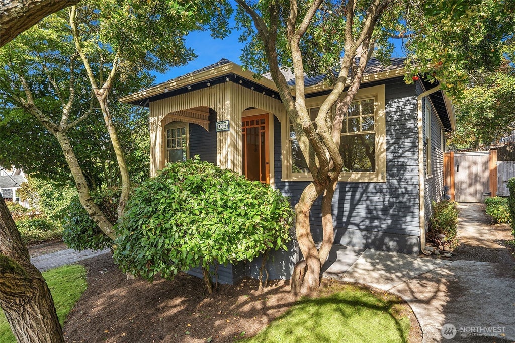Photo of 314 NW 46th Street, Seattle, WA 98107 (MLS # 2582567)