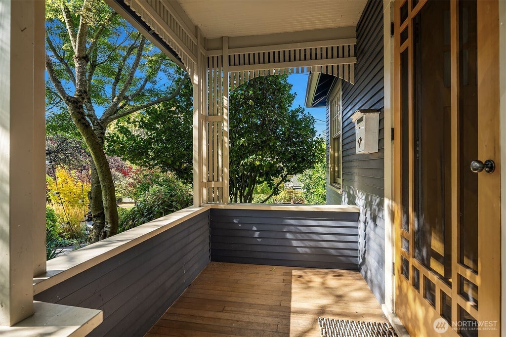 Photo of 314 NW 46th Street, Seattle, WA 98107 (MLS # 2582567)