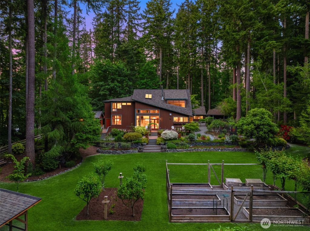 Photo of 6900 NE Dolphin Drive, Bainbridge Island, WA 98110 (MLS # 2501128)