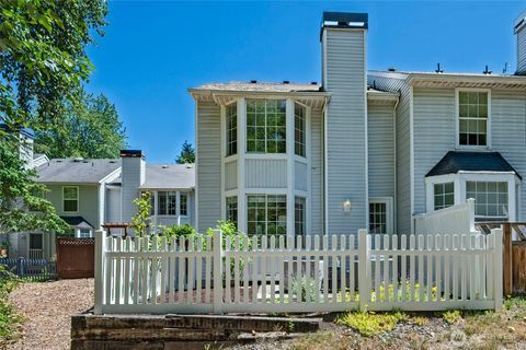 Photo of 10263 NE 129th Lane, Kirkland, WA 98034 (MLS # 2403337)