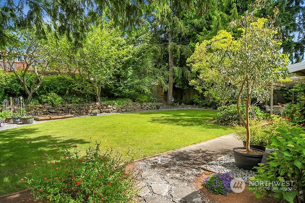 Photo of 17838 6th Avenue SW, Normandy Park, WA 98166 (MLS # 2254524)