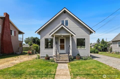 Photo of 710 2nd Street SW, Puyallup, WA 98371 (MLS # 2541084)