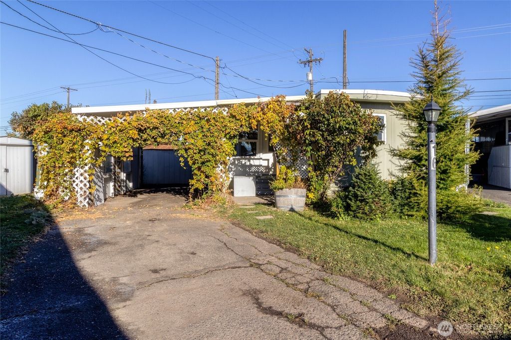 Photo of 2219 E Isaacs Avenue #16, Walla Walla, WA 99362 (MLS # 2446605)