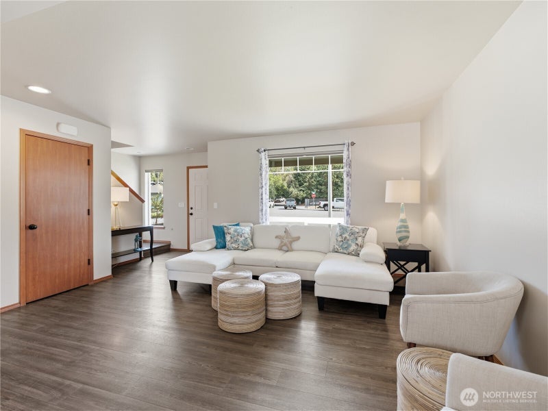 123 NW Porters Court