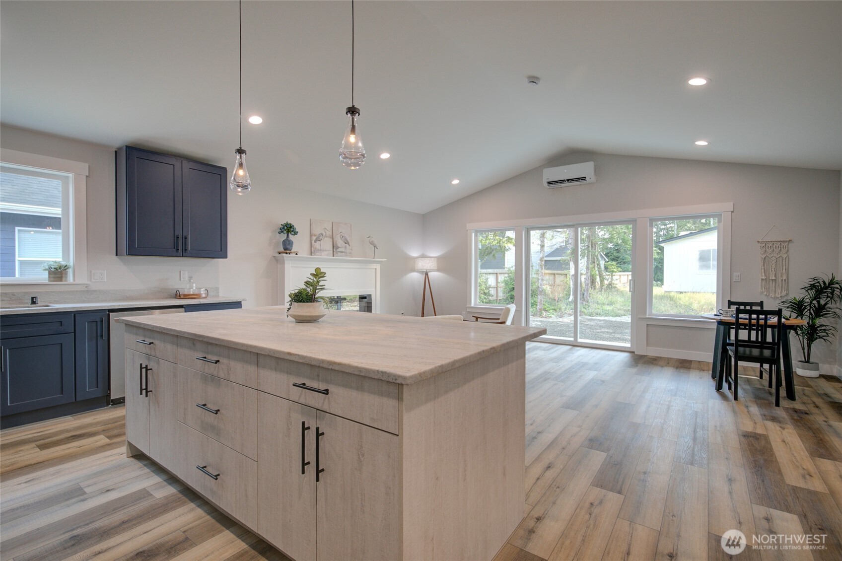 387 Duck Lake Drive NE