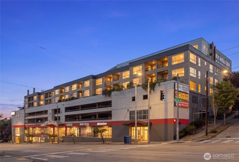 321 10th Avenue S 710