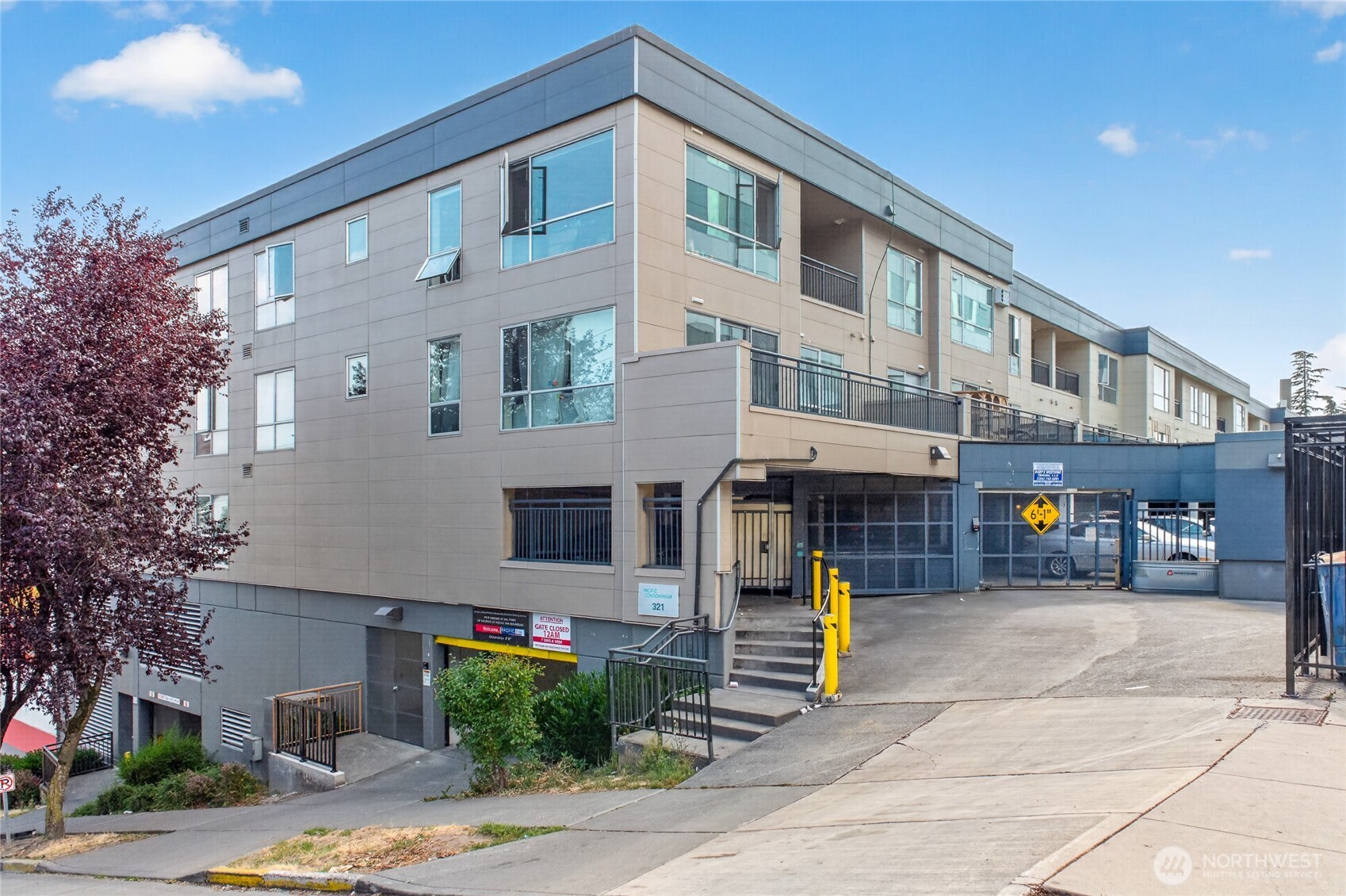 321 10th Avenue S 710