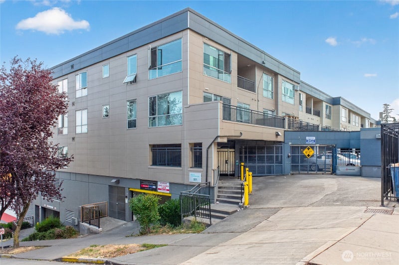 321 10th Avenue S 710