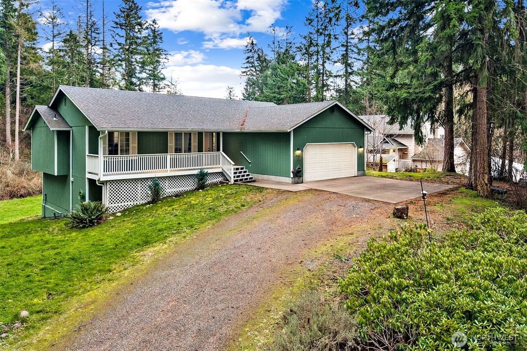Photo of 22325 Perimeter Court SE, Yelm, WA 98597 (MLS # 2481952)