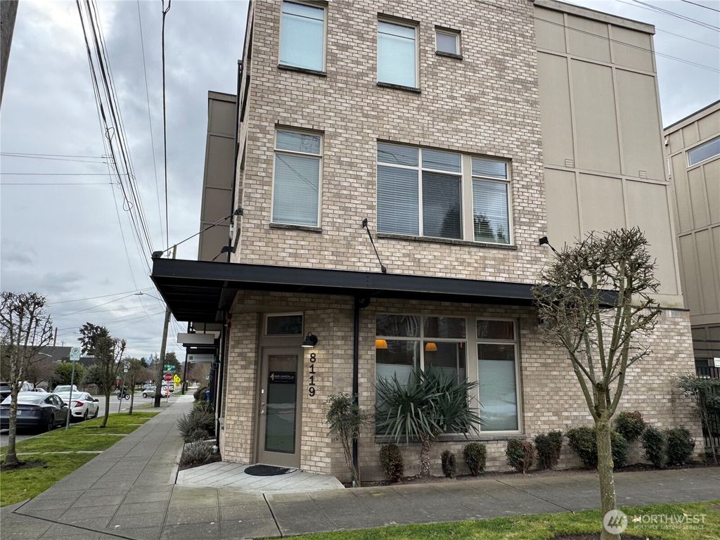 listing image 9364774141581417297