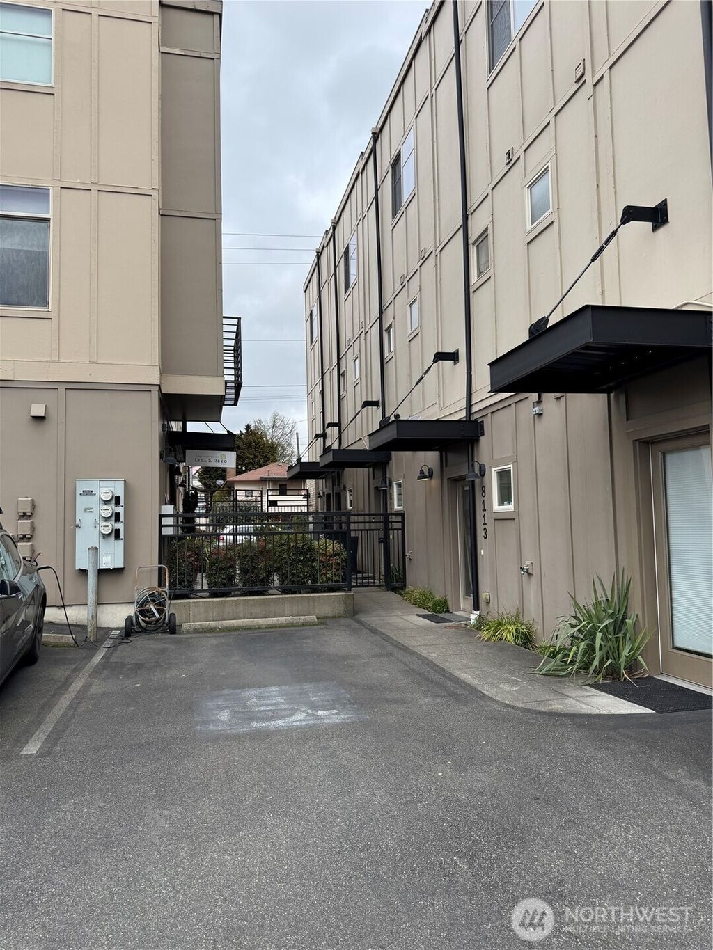 listing image 9368225112476682072