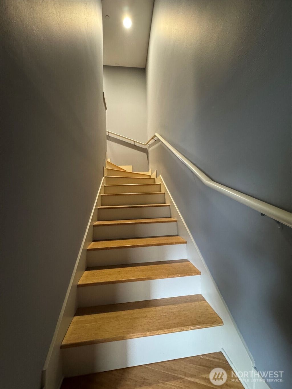listing image 9360039678918784188