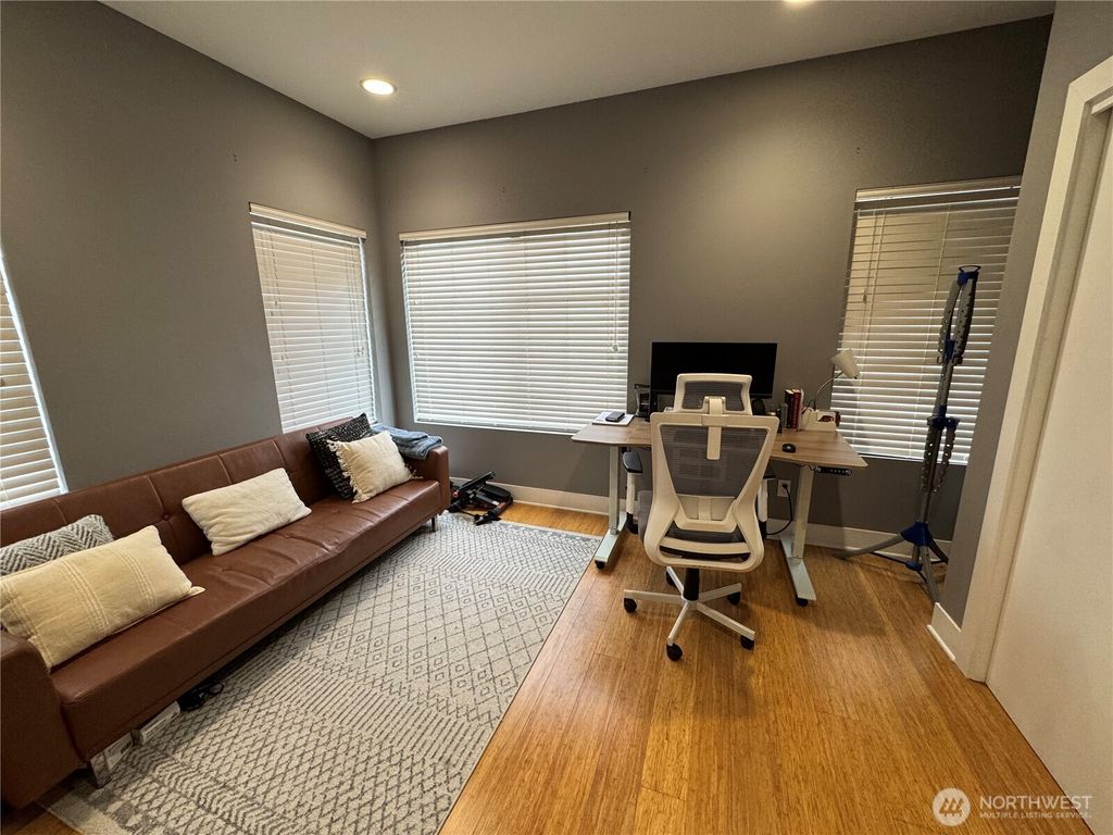 listing image 9366965386732412854