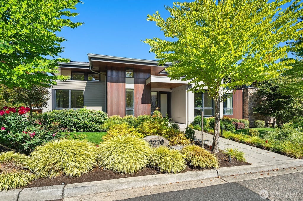 Photo of 8270 SE 31st Street, Mercer Island, WA 98040 (MLS # 2549087)