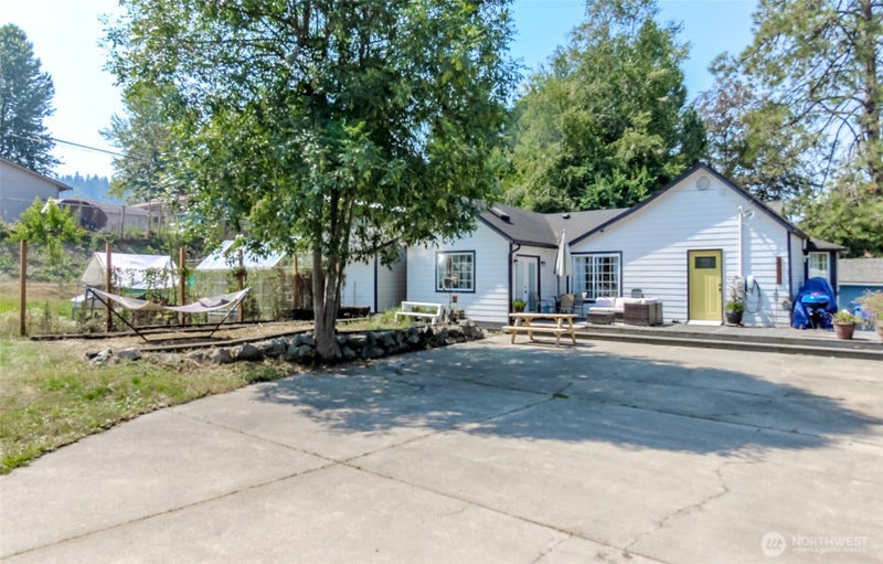 306 SW 1st Street