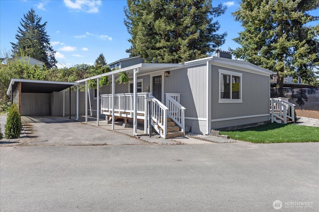 Photo of 14322 Admiralty Way Way #79, Lynnwood, WA 98087 (MLS # 2364084)