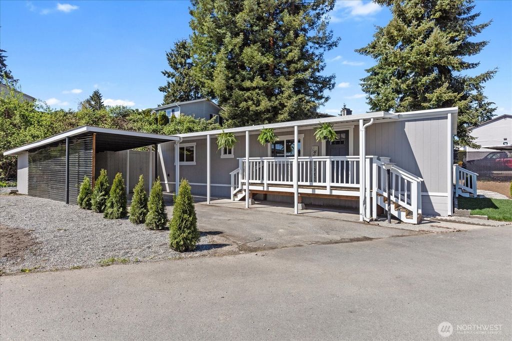 Photo of 14322 Admiralty Way Way #79, Lynnwood, WA 98087 (MLS # 2364084)