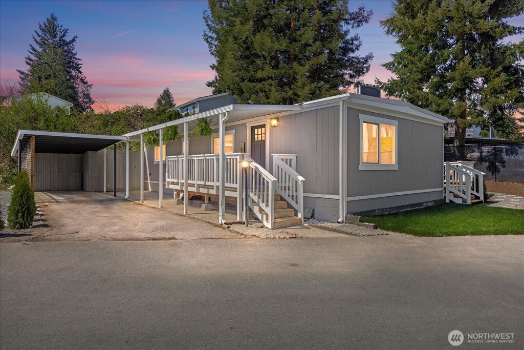 Photo of 14322 Admiralty Way Way #79, Lynnwood, WA 98087 (MLS # 2364084)