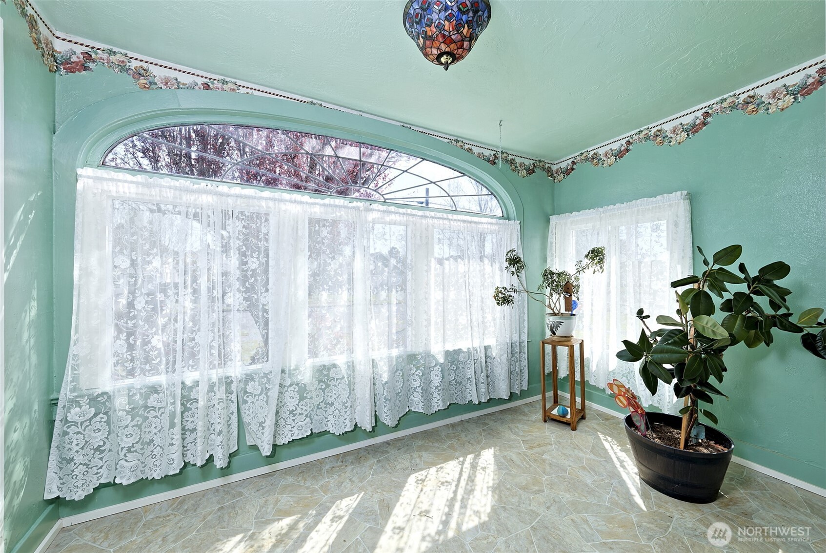 508 W Broadway Avenue