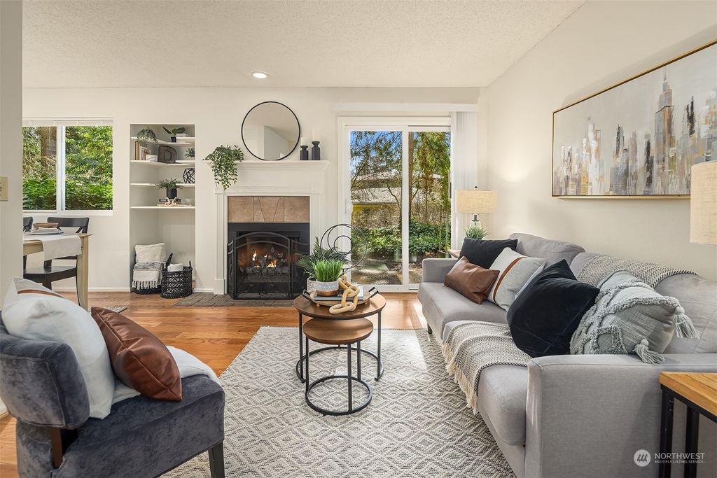 Photo of 3037 127th Place SE #H-11, Bellevue, WA 98005 (MLS # 2204196)