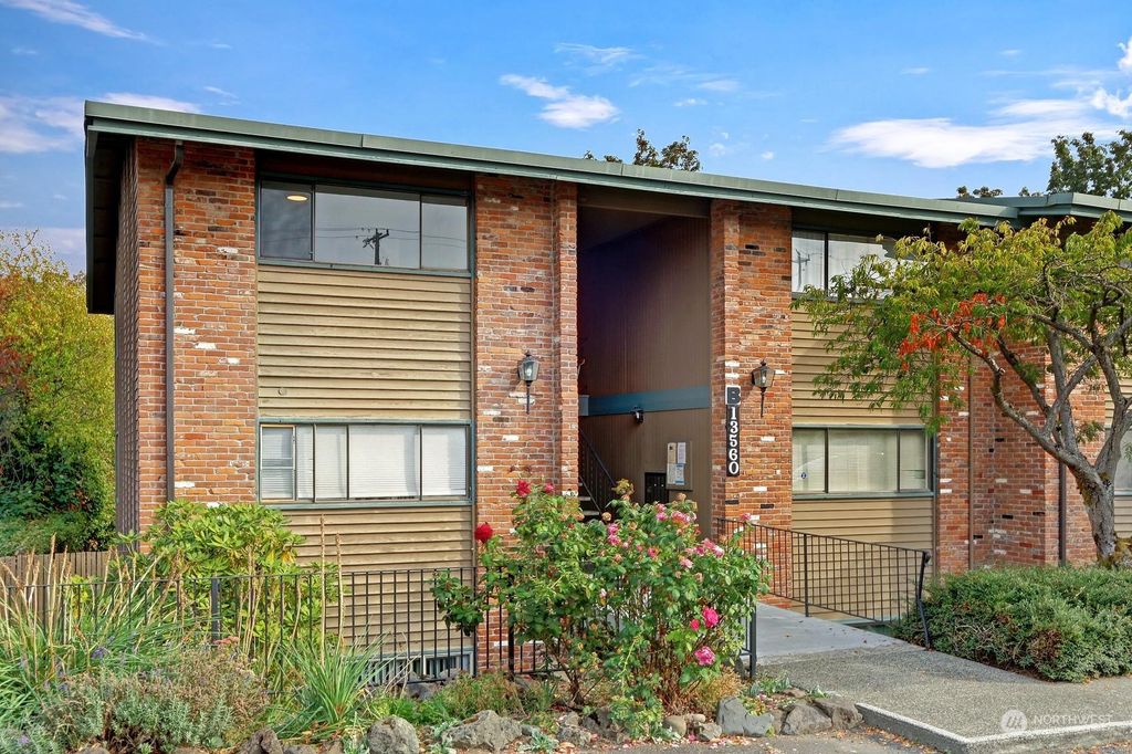 Photo of 13550 37th Avenue S #30, Tukwila, WA 98168 (MLS # 2007550)